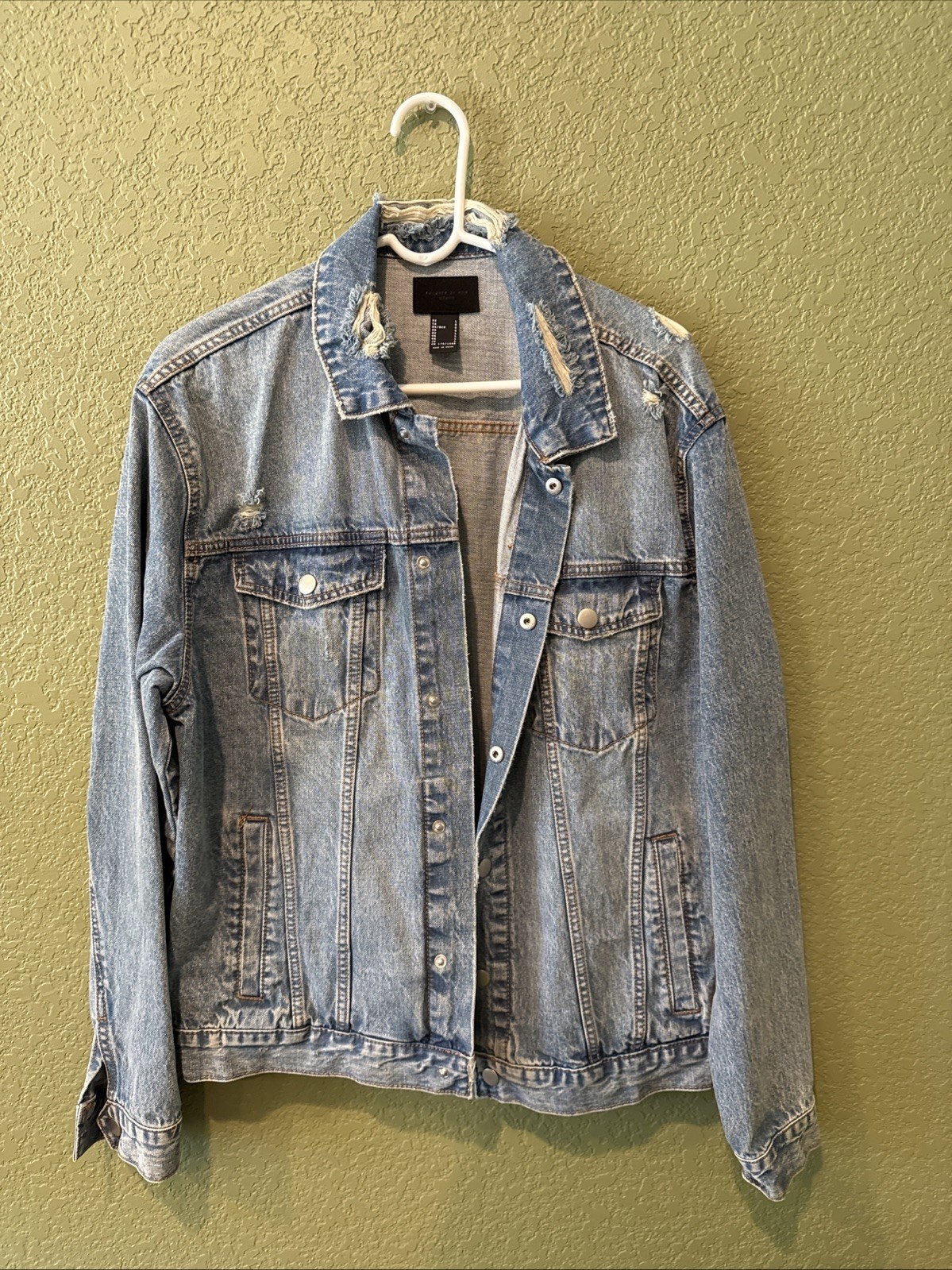 Men's Distressed Blue Denim Jacket Size Large - Forever 21-image
