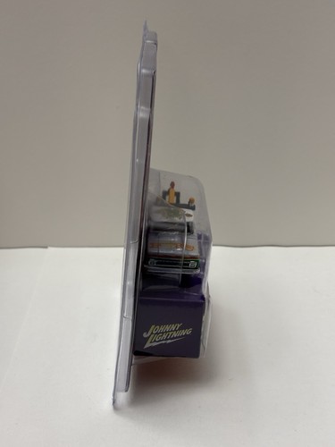 Johnny Lightning CHASE 1966 Chevy Wrecker “Rat Fink” WHITE LIGHTNING Ed Roth ‘22 - Picture 11 of 16