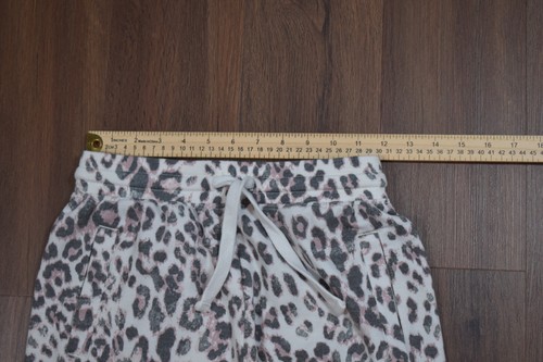 Buc-ees Girls Fleece All Over Leopard Print Graphic Sweatshirt Youth Large Set - Picture 12 of 17