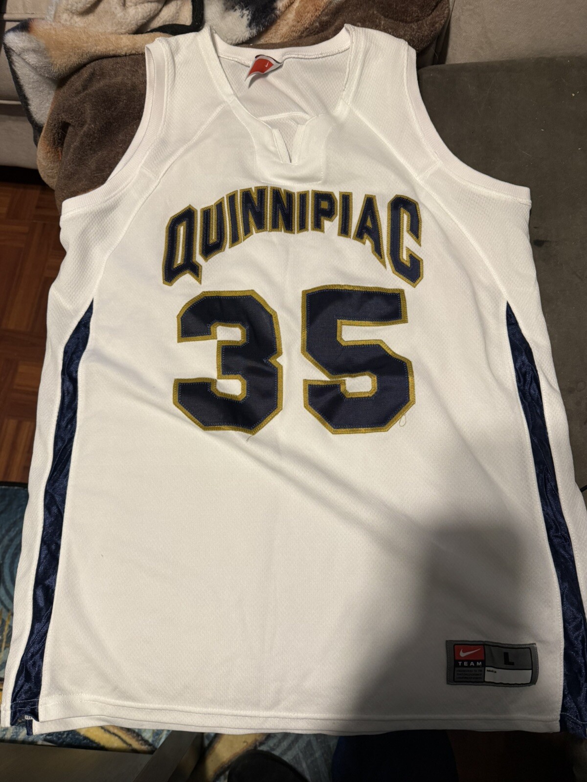 Nike Quinnipiac Bobcats NCAA College Basketball Jersey #35 Men’s Size Large