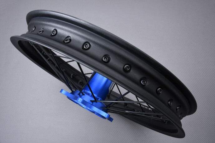 Roue arrière cross bleue 2,15x19 pour sessions tout-terrain