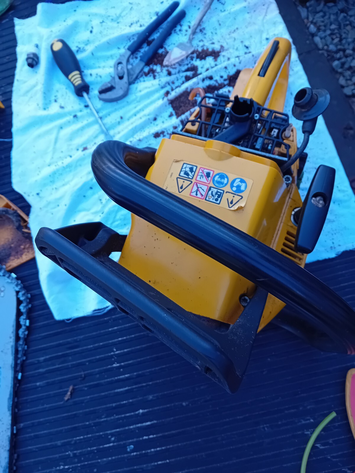 Alpina Chainsaw With 18” Bar.Engine Good Needs Fuel Pipe SPARES OR