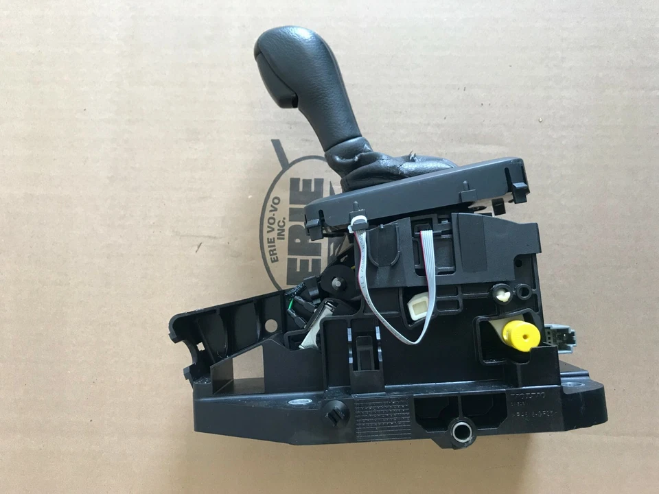 04-09 Volvo S60/V70 Automatic Floor Shifter Geartronic - Image 4 of 4