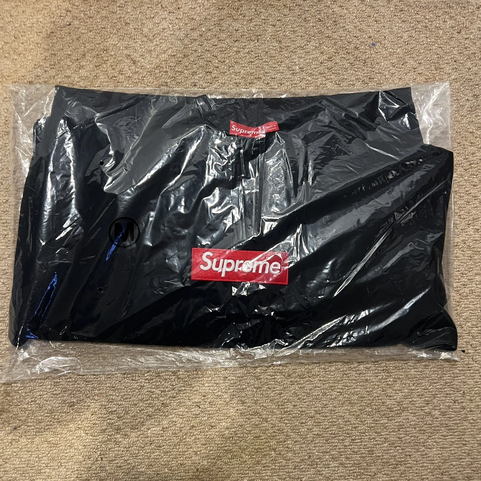Supreme Box logo crewneck noir moyen   BOGO   Tout neuf   livraison rapide ✅