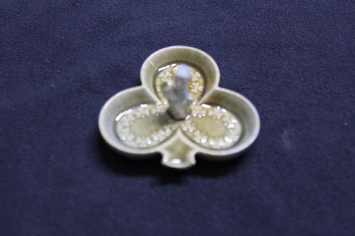 WADE CO ARMAGH IRELAND PORCELAIN ASH/TRINKET TRAY 3 LEAF CLOVER GREEN/LEPRECHAUN - Picture 2 of 4