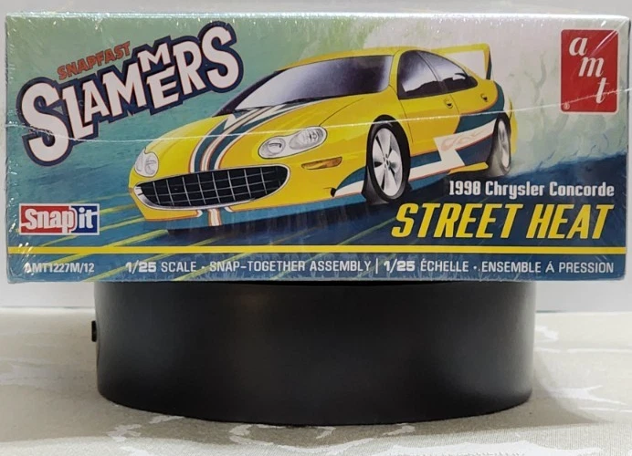 1998 Chrysler Concorde Slammers AMT 1:25 Snapfast NEW FACTORY SEALED *US Seller* - Image 3 of 4