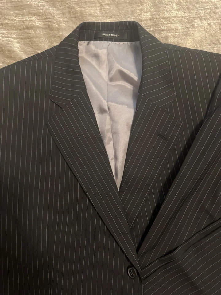 Traje de dos piezas Hugo Boss para hombre negro lana a rayas 46R Foto 2 de 4