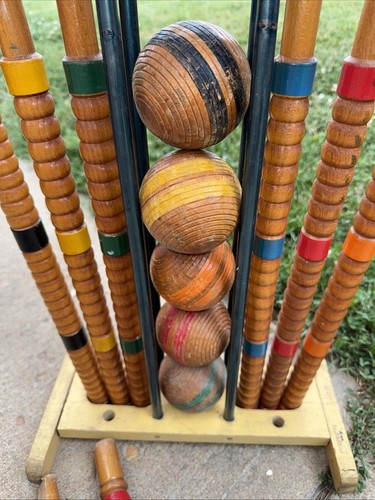 Vtg South Bend Croquet Set w/Wood Stand 9 Wickets 5 Balls 6 Mallets 2 End Stakes - Picture 6 of 7