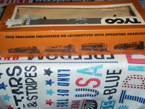 Vintage Tyco Train HO Scale Swift Refrigerator Line, Hopper Car Loose In Box - Picture 3 of 4