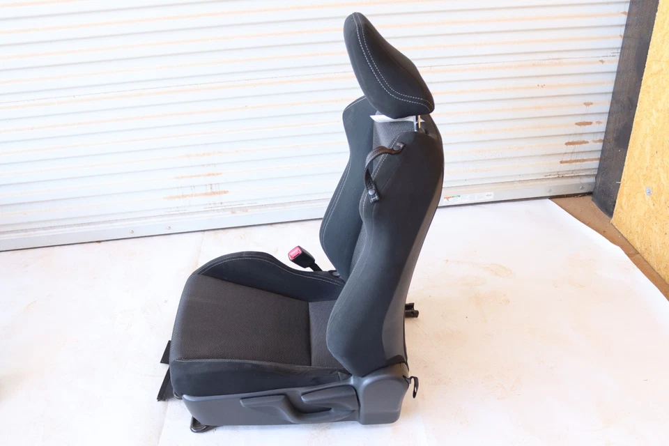 Toyota 86 2017-2020 asiento delantero izquierdo del lado del conductor tela negra OEM Foto 4 de 4