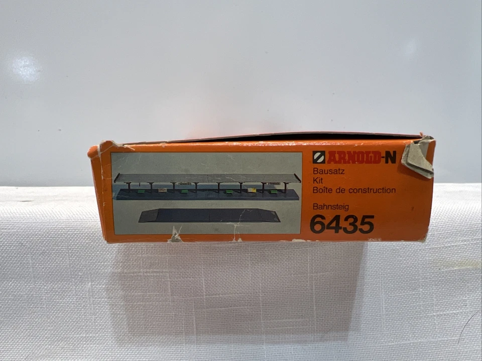 ZC018 Arnold N 1/160 maqueta diorama tren 6435 quai de gare plataforma andén Foto 4 de 4