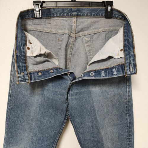 Jeans vintage anni 90 Levis 501xx made in USA taglia 35 x 32 bottoni mosca conici dritti - Foto 10 di 16