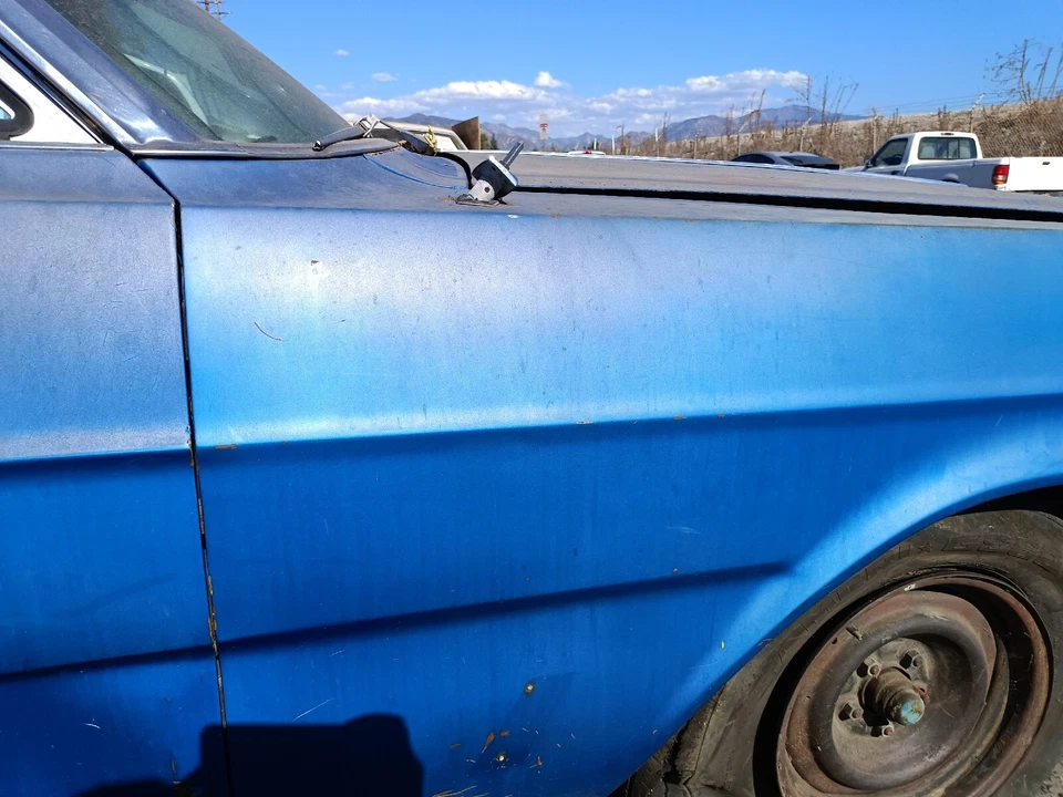 Ford Galaxie 500 1966 convertible guardabarros derecho defectos Foto 4 de 4