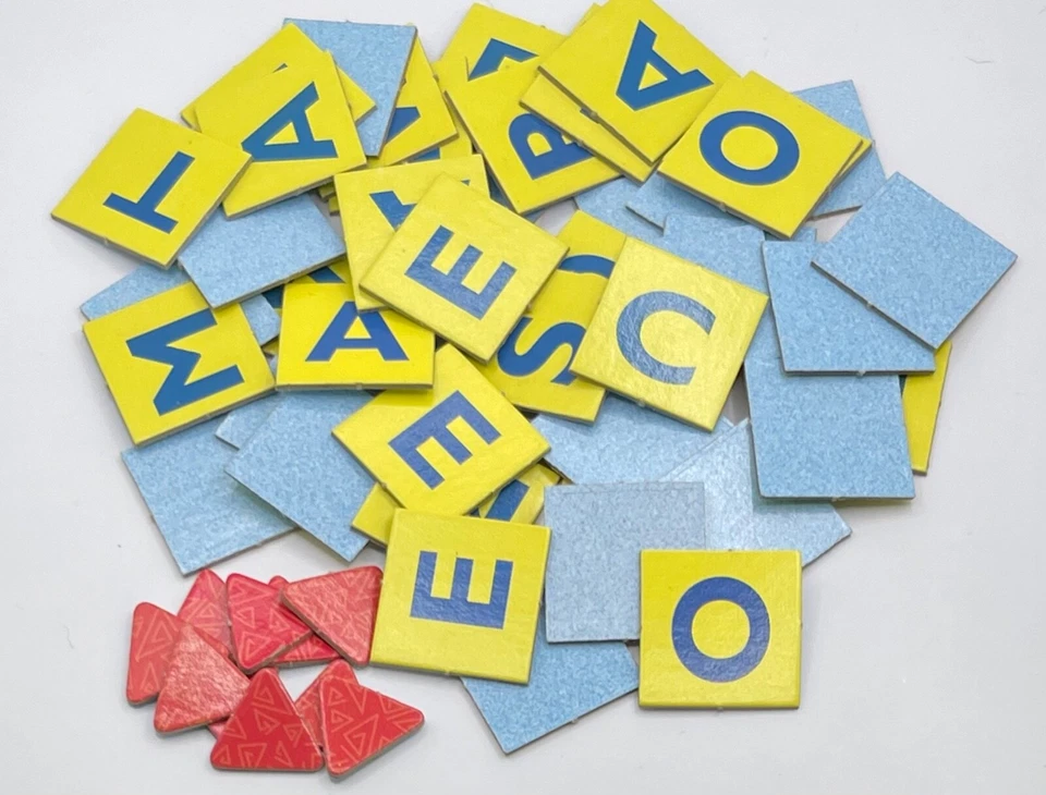 Scrabble Jr. Juego Junior Repuesto Azulejos Letras Amarillo Azul Individual o Conjunto Foto 3 de 4