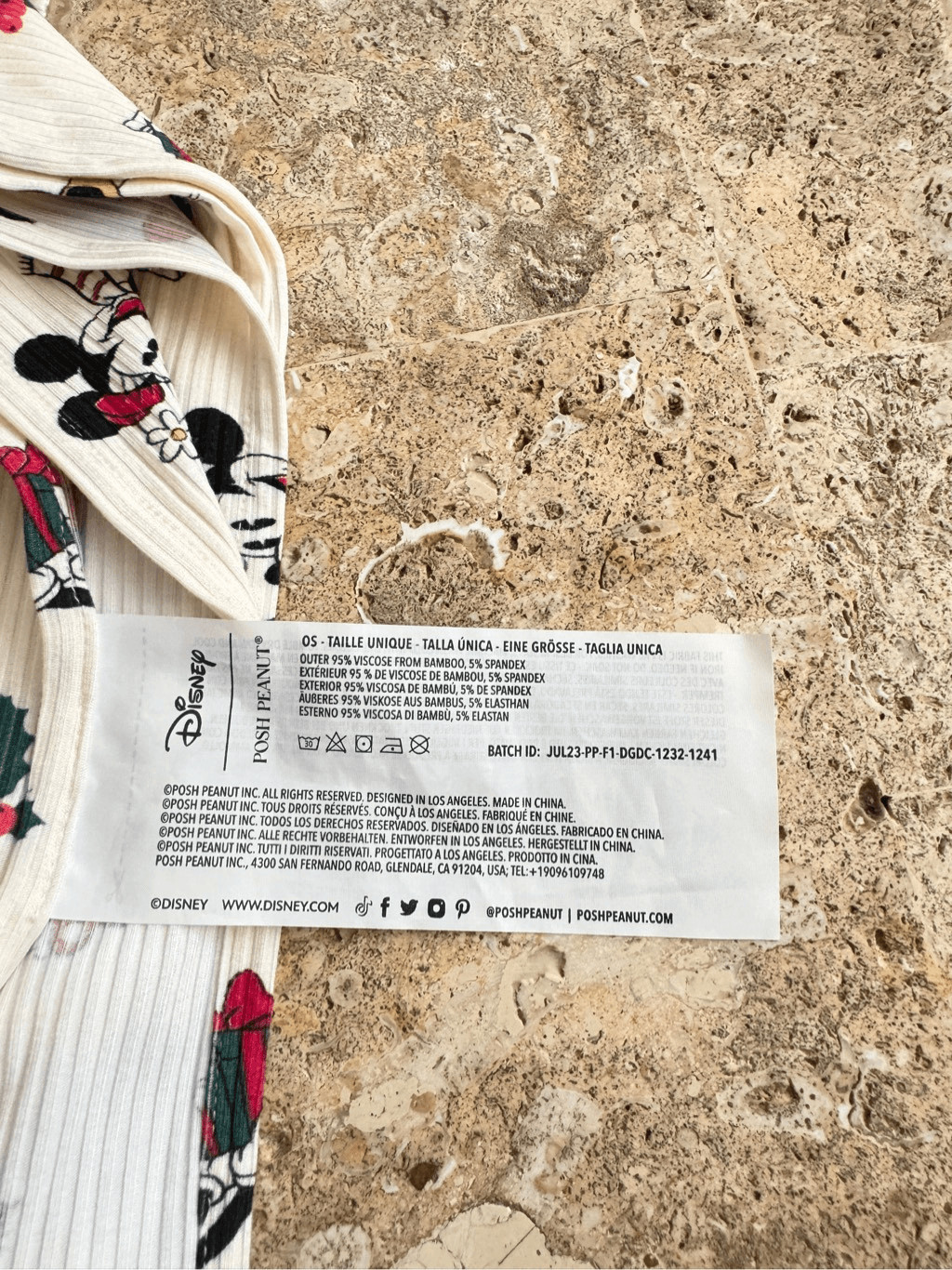 Disney Blanket Minnie Mouse Holiday Edition Ribbed Stretchy Posh Peanut