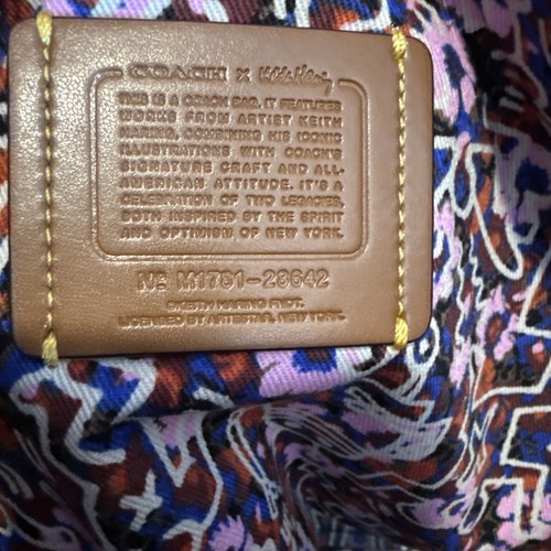 COACH X Keith Haring LOVE Sparkle Heart Tote With Personalization - Picture 6 of 7
