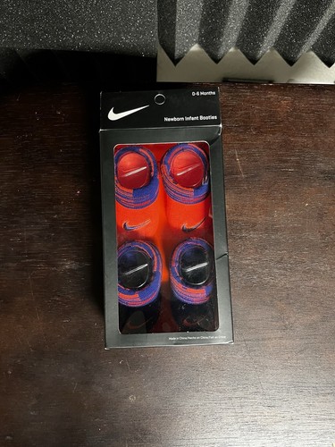 2 pair NIKE Baby Booties Gift Set Newborn 0-6months Unisex Orange / Blue / Black - Picture 6 of 6