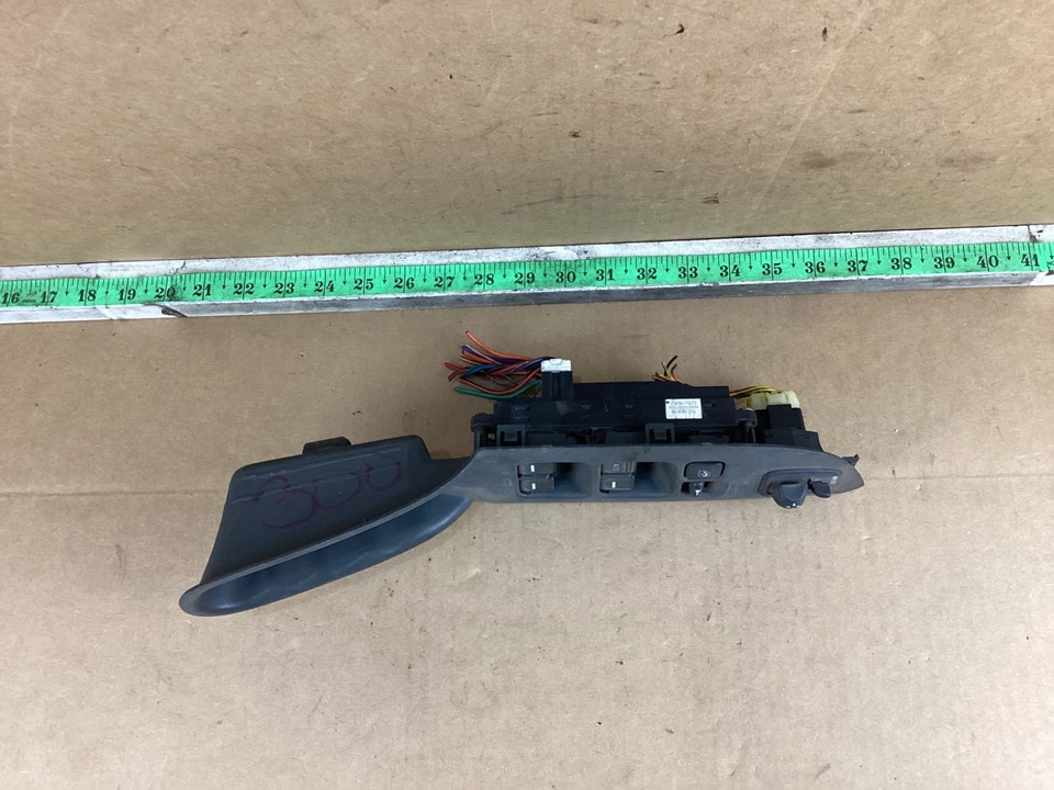 1999-2002 Mercury Villager Front Left Driver Side Master Power Window Switch - Image 3 of 4