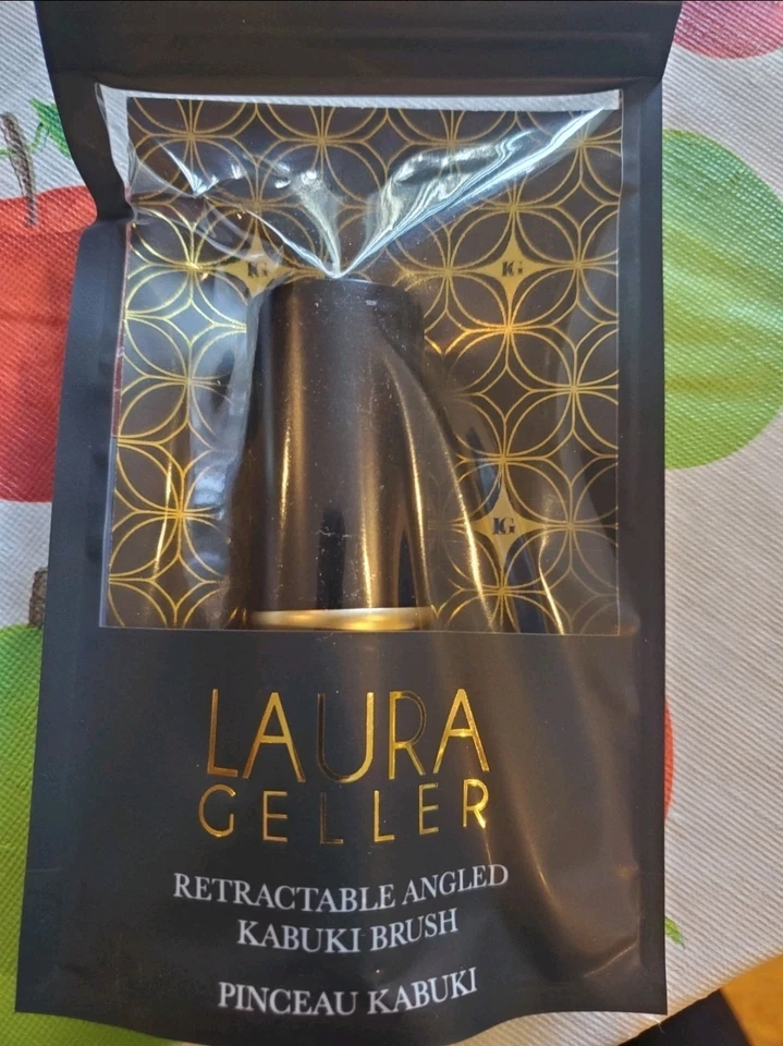 LAURA GELLER Baked Balance-N-Brighten Foundation w/ Retractable Kabuki Brush  - Image 4 of 4