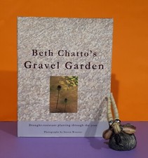 Beth Chatto's Gravel Garden/gardening/drought-resistant plants/Great Britain