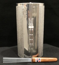 GUIRA PROFESIONAL DOMINICANA🇩🇴20”X 13”  CON SU GANCHO INCLUIDO