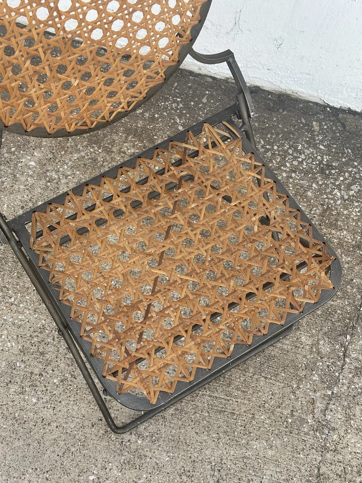 Antigua silla de campaña de patio plegable de caña de hierro forjado francesa del siglo XIX Foto 3 de 4