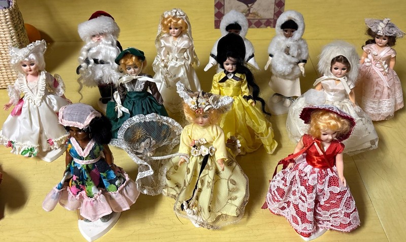 Carlson Mnfg VNTG Old Small Doll Lot Sleepy Eye Hard Plastic 7-7” Tall 12 Dolls