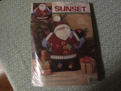 Sealed DIMENSIONS Sunset SANTA PATCHWORK 13'' PILLOW KIT #18084 by Sue Dreamer