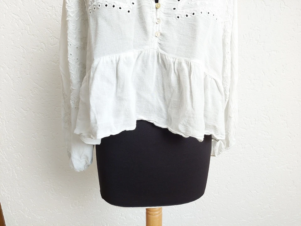 Weiße Lochmuster Stickerei Bluse von Zara, Gr. M - Bild 4 von 4