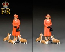 KING COUNTRY THE ROYALS TR016 THE QUEEN HER CORGI'S ORANGE