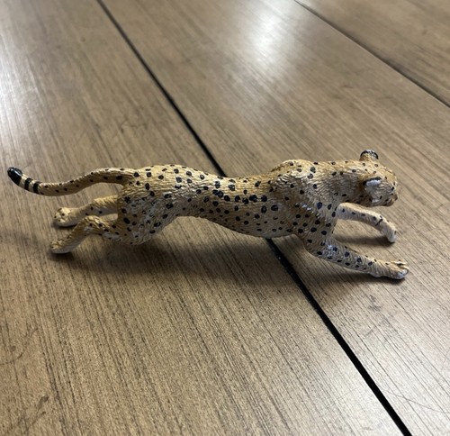 1997 Safari Ltd Running Cheetah Figure
