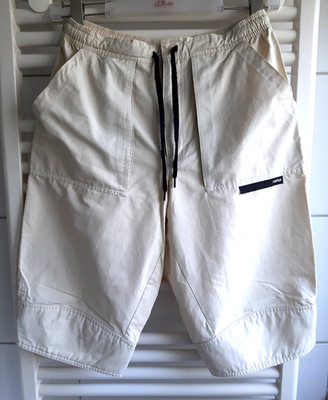 Nike Herren Shorts Bermuda Shorts Gr. M beige Dehnbund Kordeldurchzug Taschen
