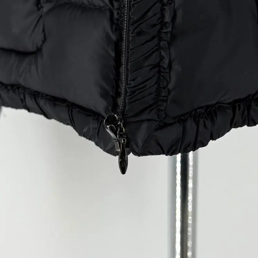 Moncler Women's Lightweight Puffer Jacket - Slight Flaws thumbnail 7