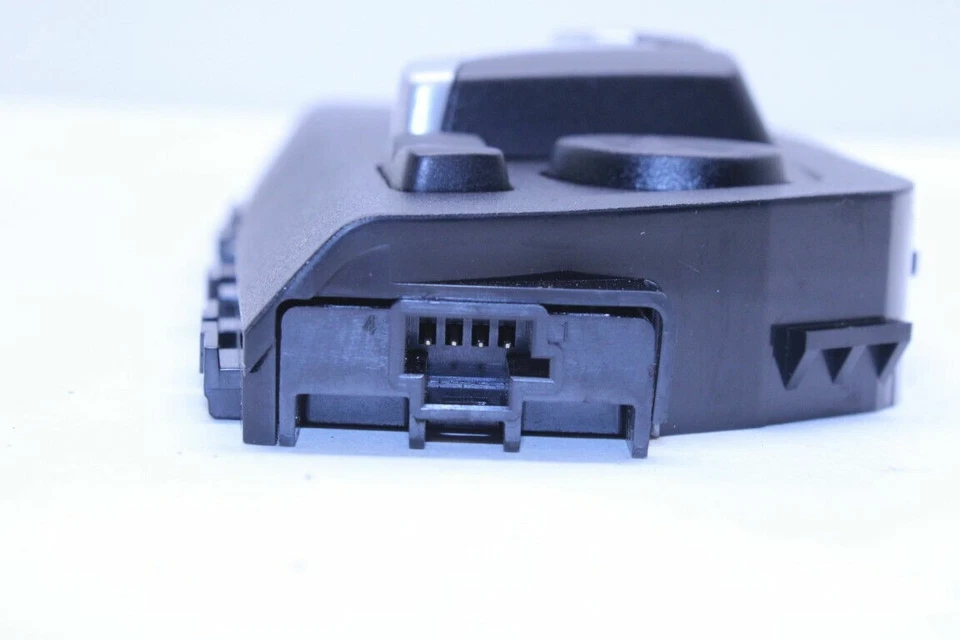 BMW 330e 2017 interruptor de asiento eléctrico derecho OEM usado Foto 3 de 4