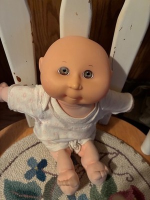 1990 HASBRO CABBAGE PATCH DOLL