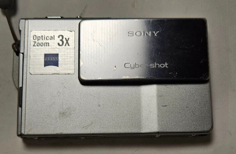 Sony Cyber-shot DSC-T7 5.1MP CCD Sensor Digital Camera 3x Optical