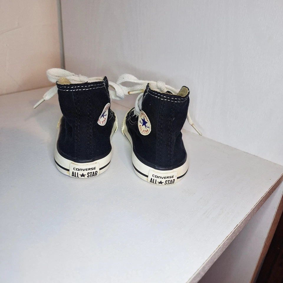 Zapatos Baby Converse All Star Chuck Taylor Blanco y Negro Talla 4 Infantil Unisex Foto 4 de 4