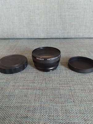 Sony 52mm VCL-R0752 0.7X Wide Conversion Lens w Lens Caps - Beautiful Cond.