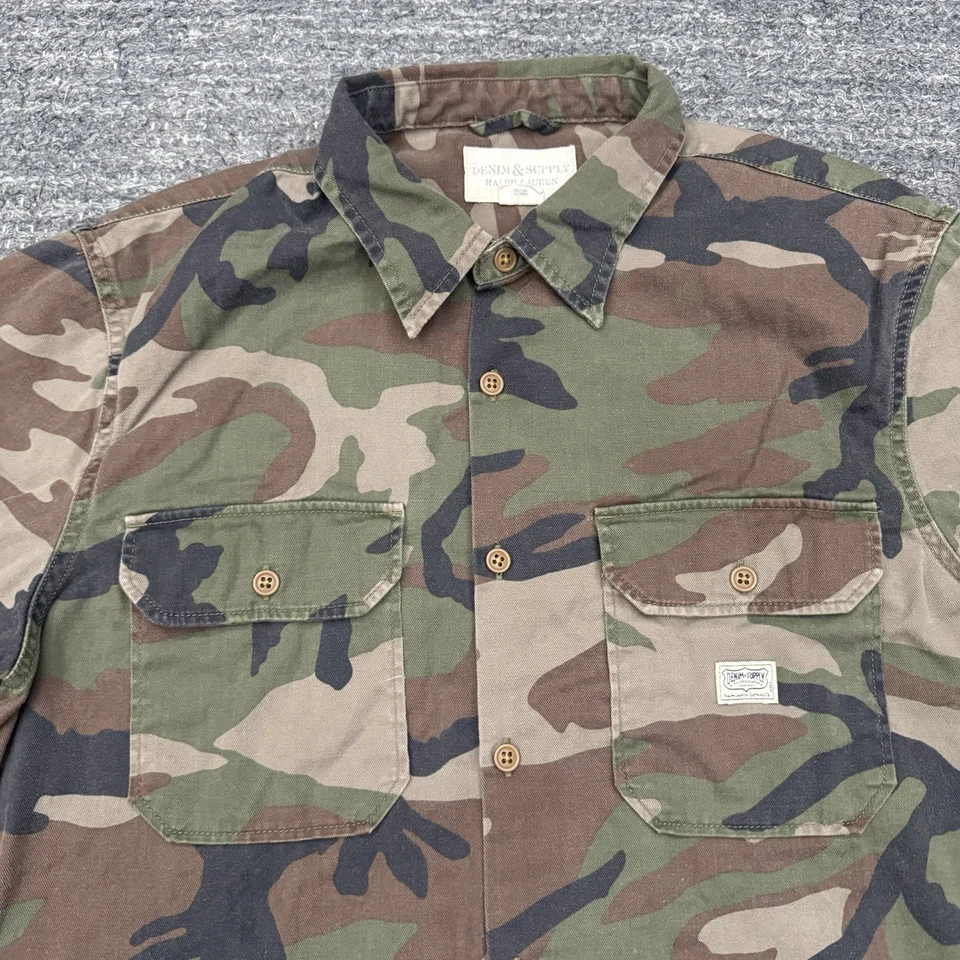 Camisa Denim & Supply Ralph Lauren Camuflada Hombres Grande Manga Corta Y2K Ejército Militar Foto 3 de 4