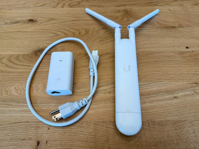 UBIQUITI UAP-AC-M UniFi AC Mesh AP Outdoor 802.11AC Dual-Band Access Point -