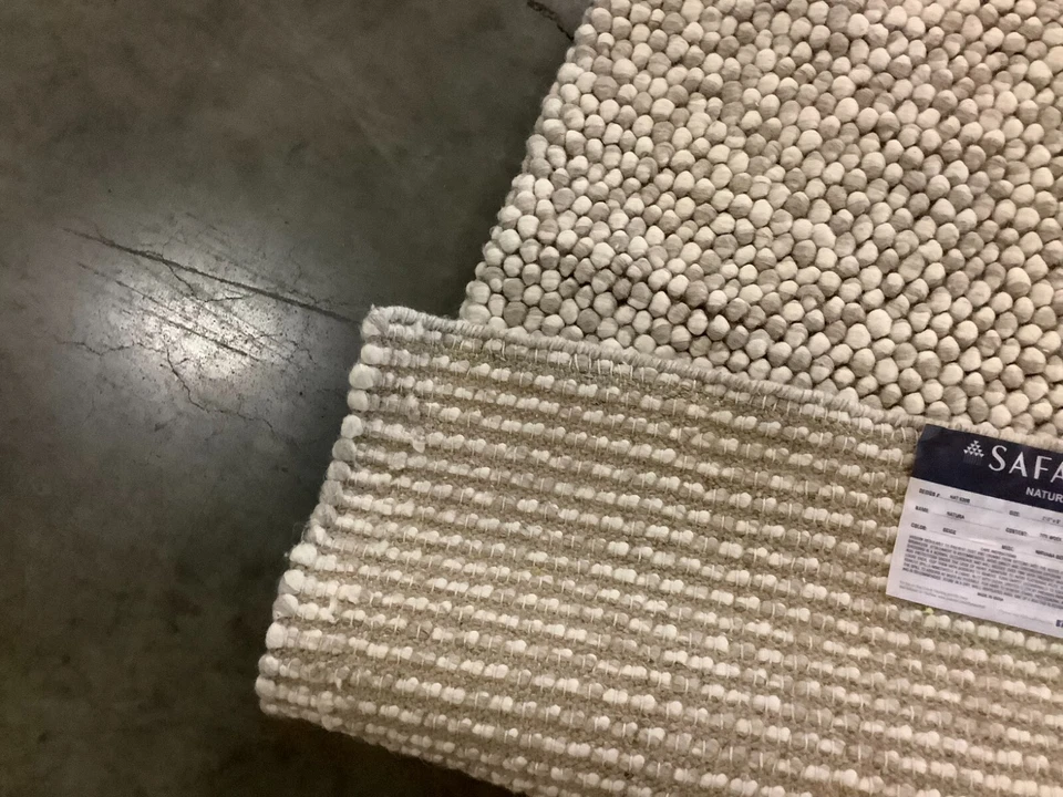 BEIGE 2'-3" x 8'-0" Back Stain Rug, Reduced Price 1172673719 NAT620B-28 - Image 3 of 4