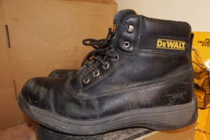 dewalt apprentice black