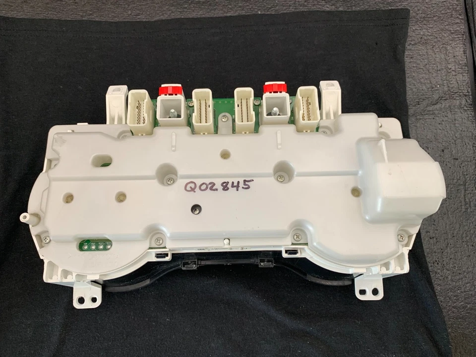 *Speedometer Instrument Cluster Dash Panel 2004 2005 Toyota Rav4 174,639 Miles - Image 2 of 3