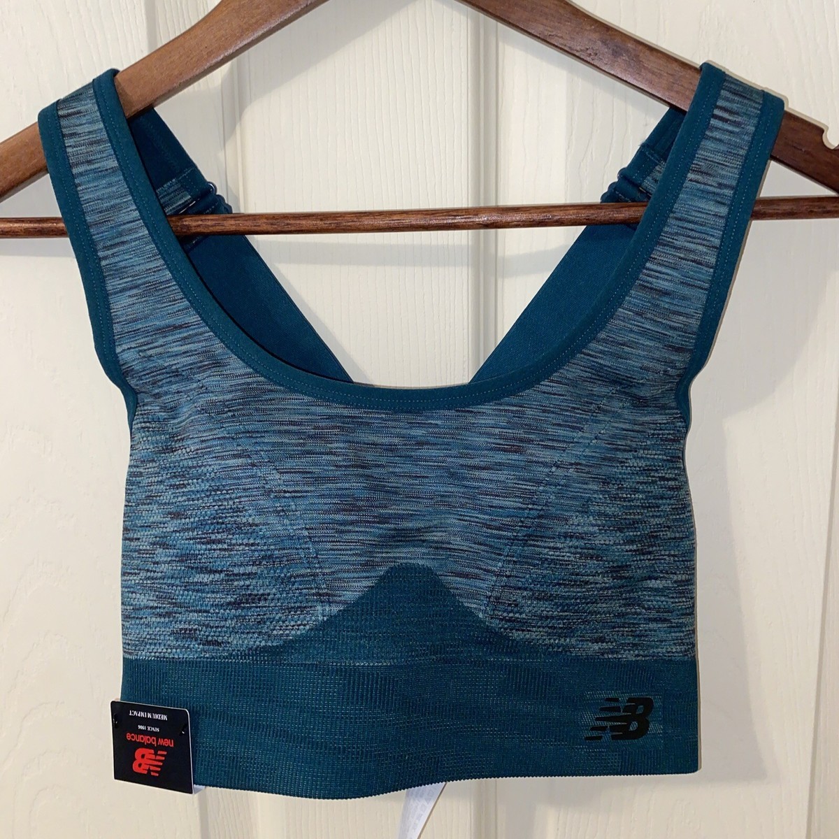 NWT New Balance Women’s Seamless Medium Impact Sports Bra Adjustable Straps  L