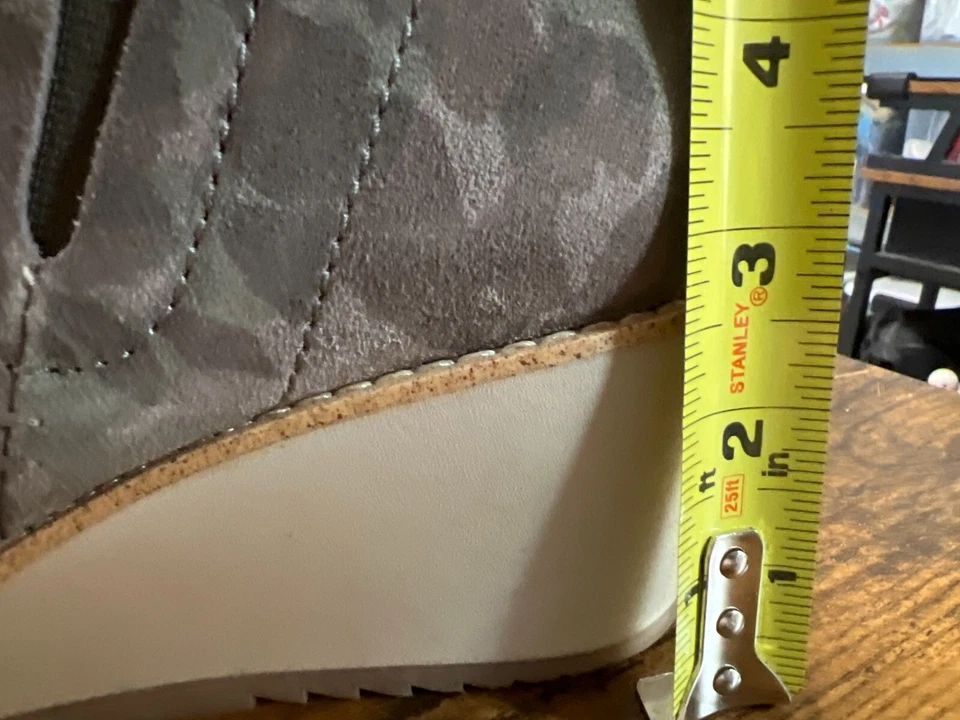 Botines Aqua Sofft Impermeables Cuero Camuflaje Esmeril, Para Mujer Talla 7M. En muy buen estado Foto 4 de 4