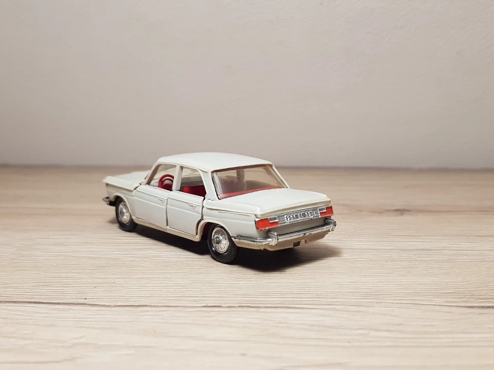 JOUET ANCIEN NOREV 1/43 BMW 2000 - Photo 3/4