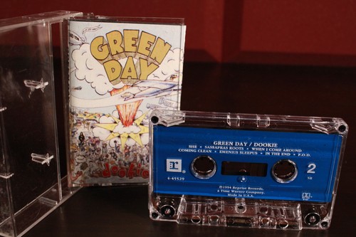 Dookie von Green Day (Blue Cassette Tape, 1994)