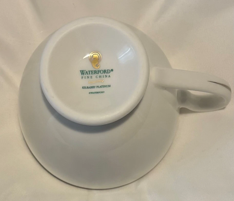 (4) Tazas de té Waterford Fine China Kilbarry Platinum nuevas con patas + almacenamiento  Foto 3 de 4