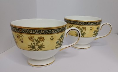 Wedgwood Indien Leigh Fuß 2 Teetassen Bone China eingestellt Goldrand sehr guter Zustand 