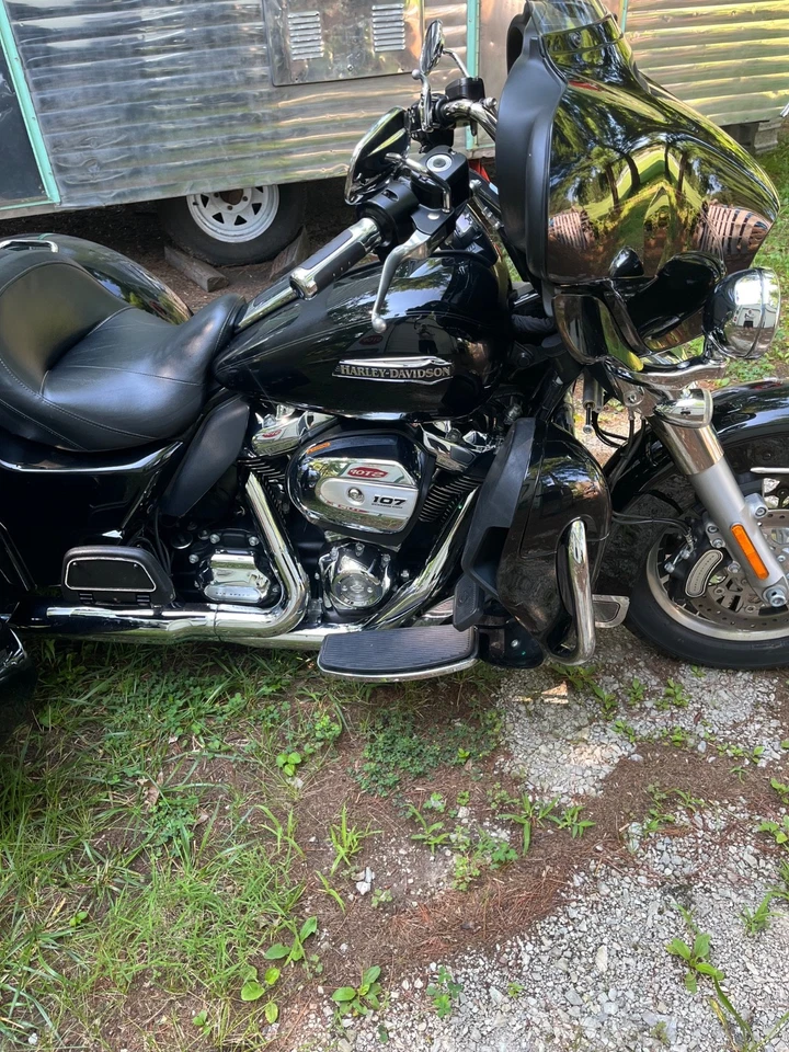 2018 Harley-Davidson Touring  - Image 2 of 4